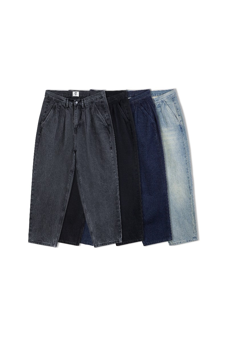 Pleated Loose Fit Jeans With Washed Effect