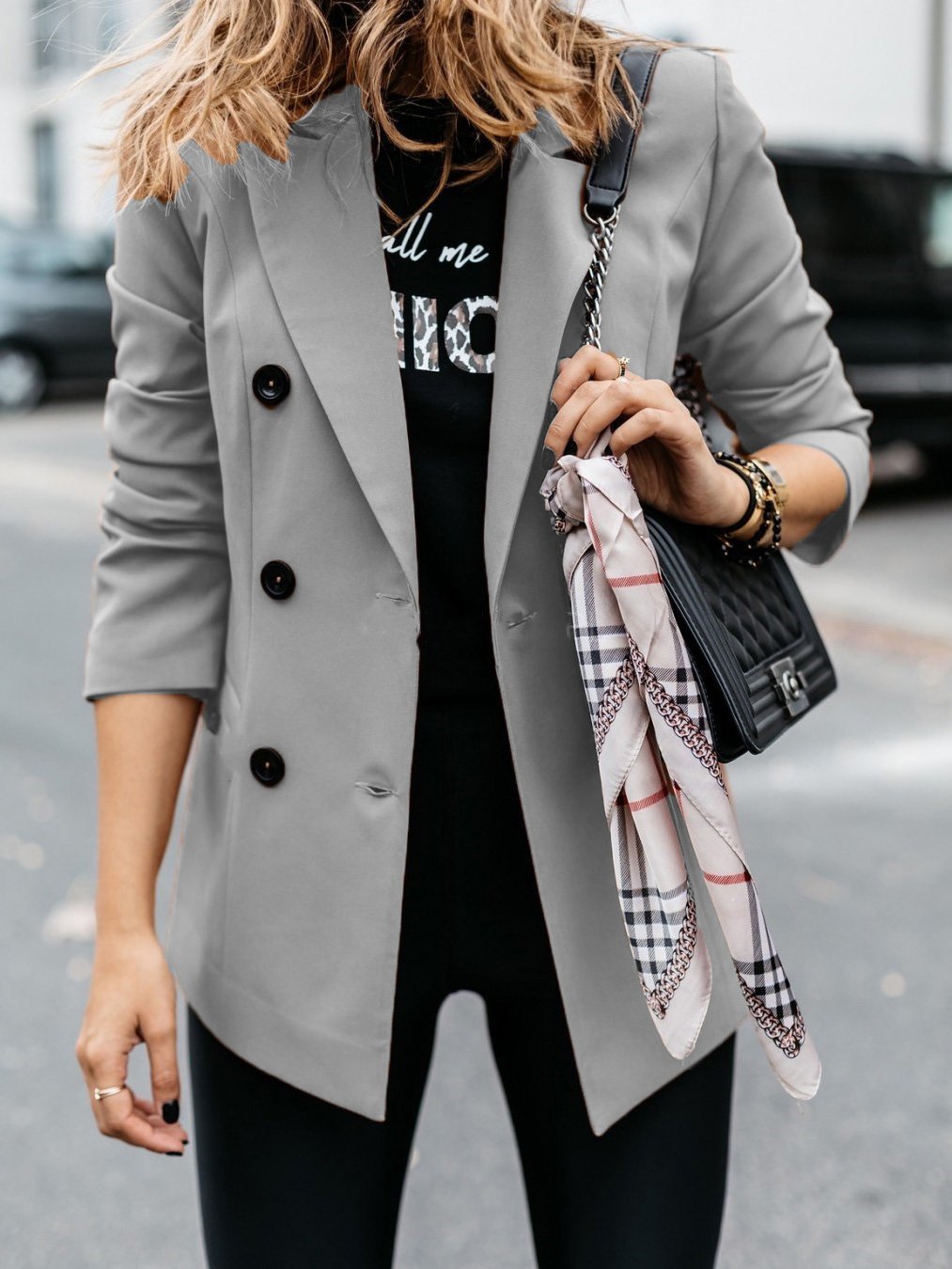 Elegant Double-Breasted Blazer with Long Sleeves