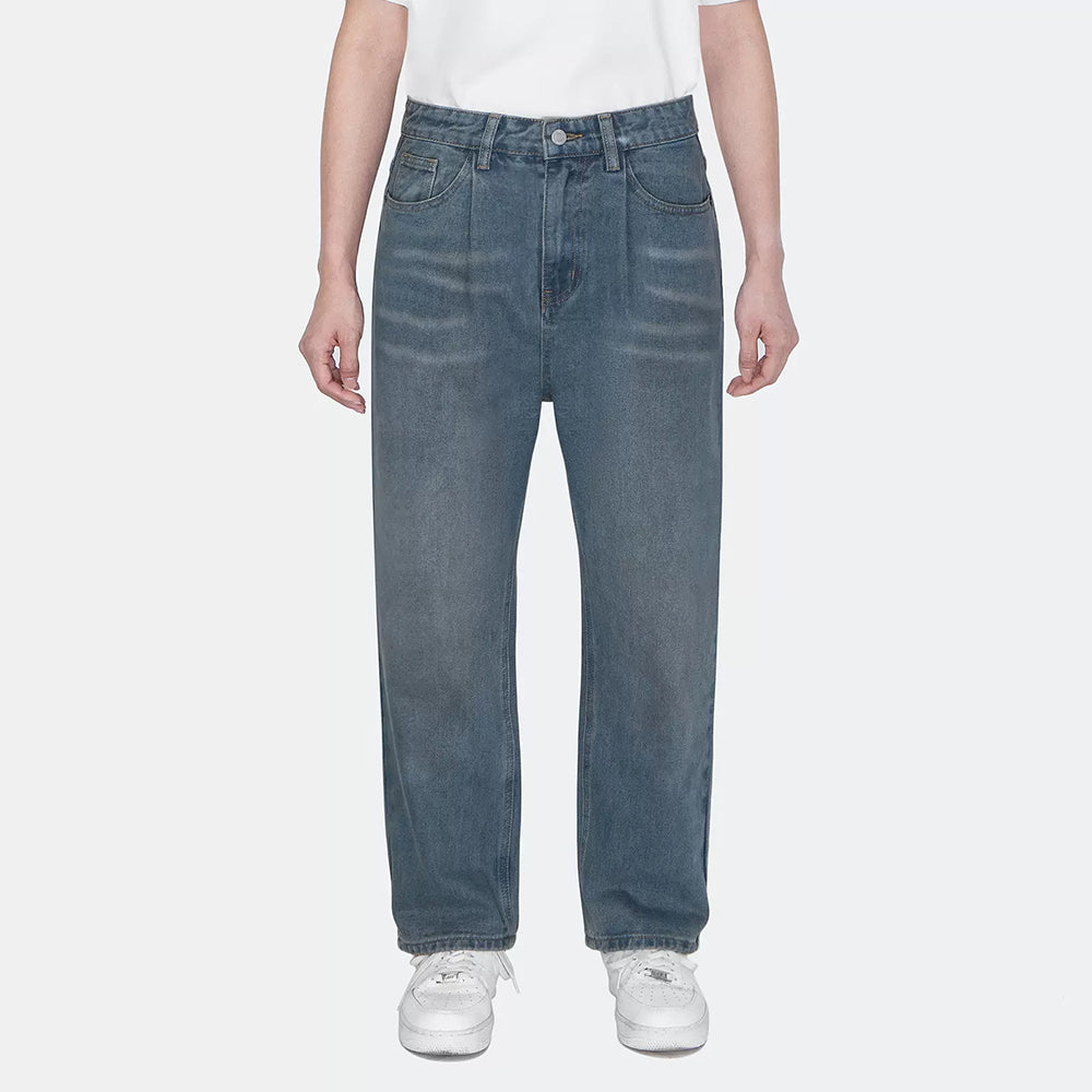 Straight-Leg Jeans In Vintage Wash