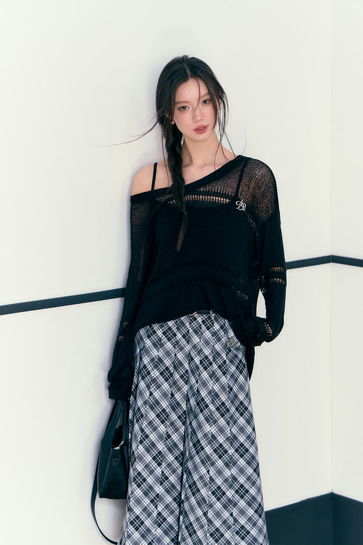 Classic Black and White Plaid Midi Skirt: A-Line Pleated Tartan Check Pattern with High Waist