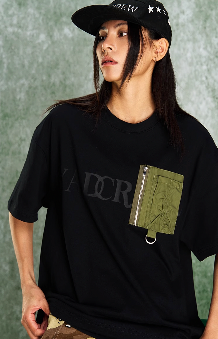 Practical Multi-Pocket Functional T-Shirt