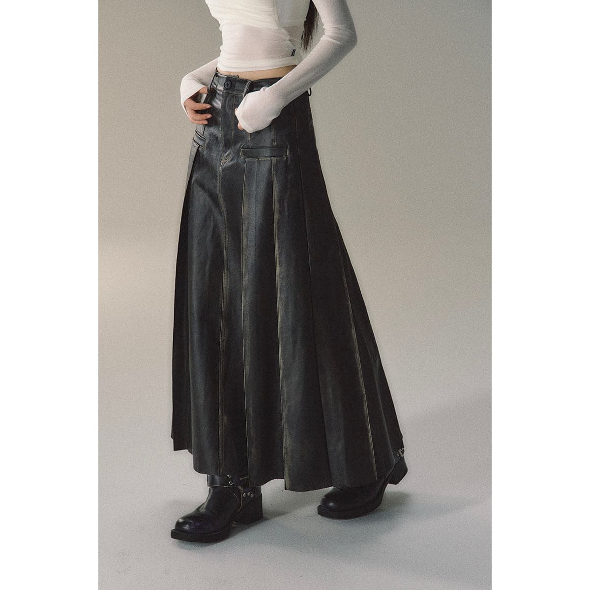 Black Leather Pleated Long Skirt - Brush-Off Elegance