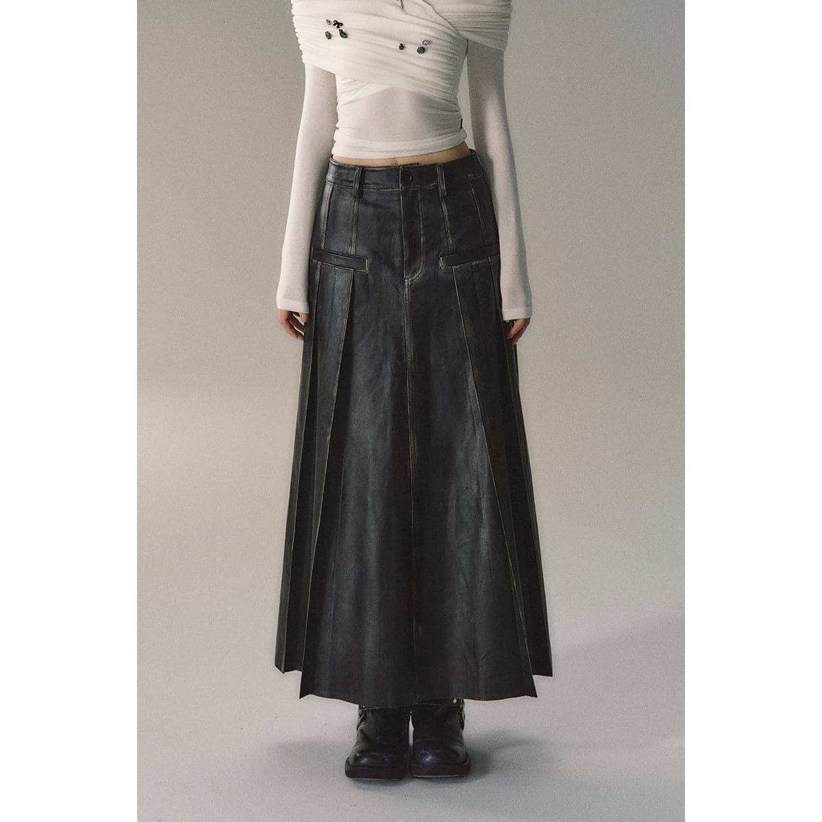 Black Leather Pleated Long Skirt - Brush-Off Elegance