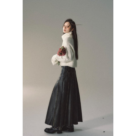 Black Leather Pleated Long Skirt - Brush-Off Elegance