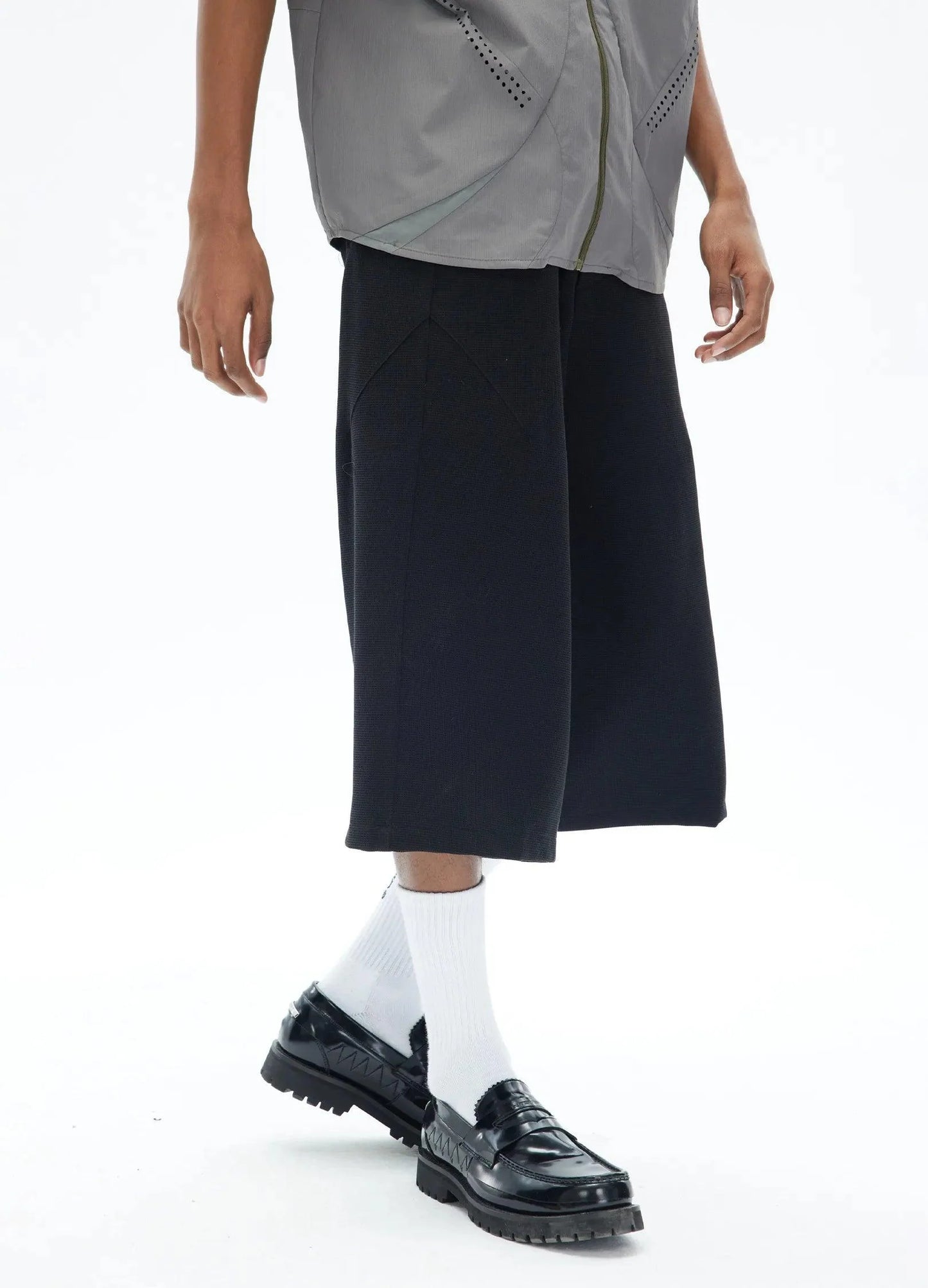 Relaxed Fit Cropped Shorts