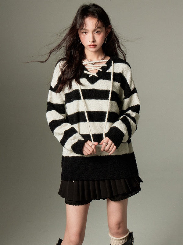 Strappy Border Knit Pullover