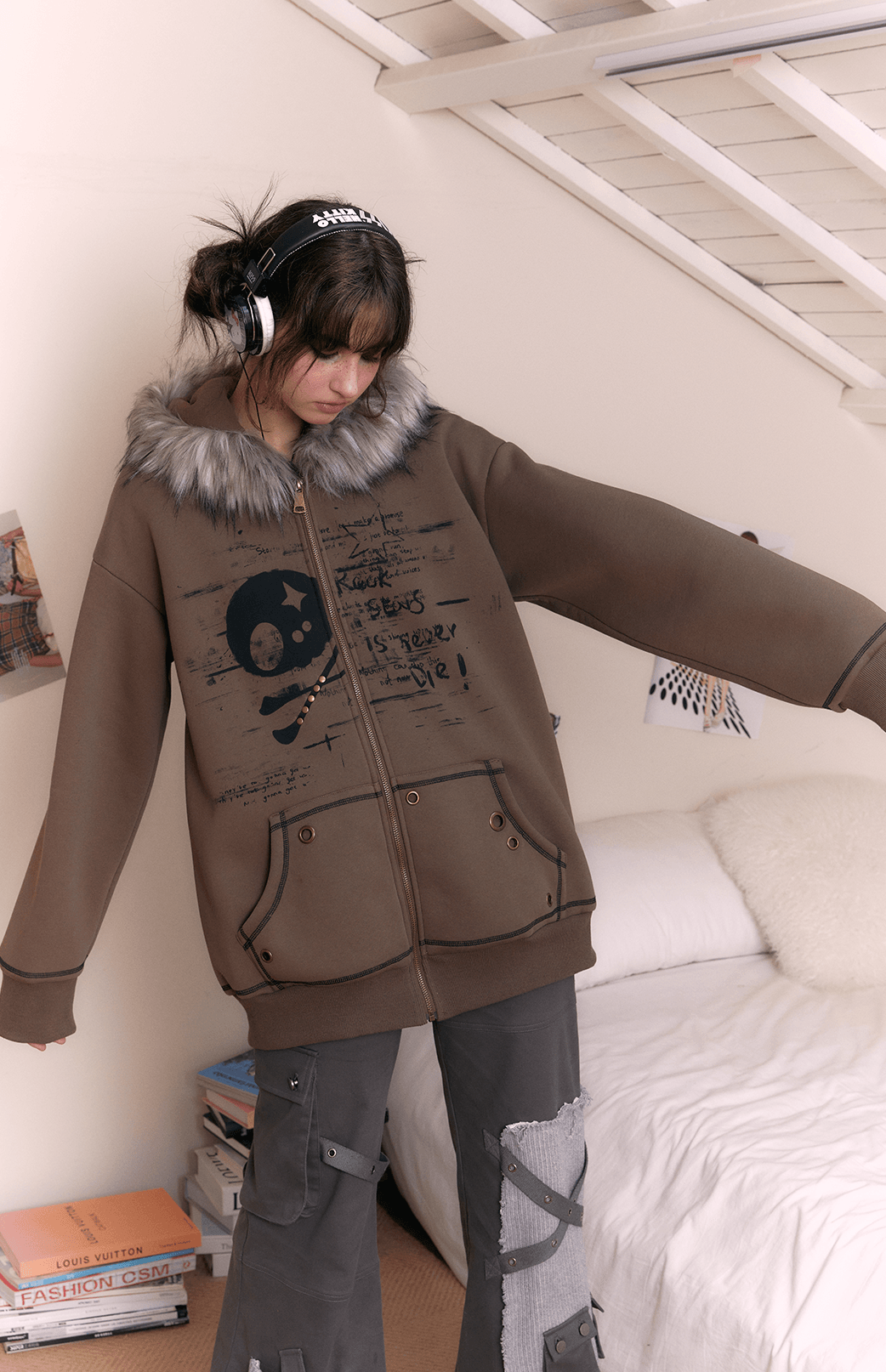 Strike A Pose Women'S Graphic Print Hoodie - Faux Fur Lined Zip-Up Sweatshirt With Skull Design And Graffiti Text In Taupe