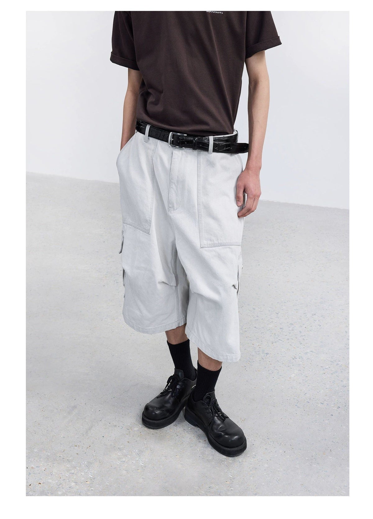 Wide-Leg Cargo Capri Pants