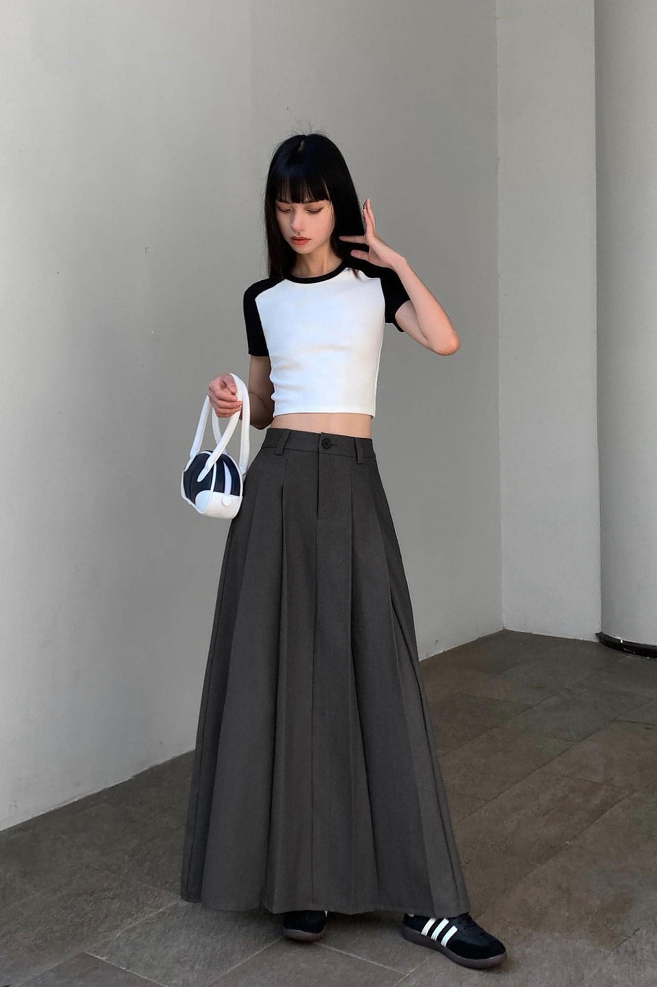 Summer Black High-Waisted Pleated Midi Skirt