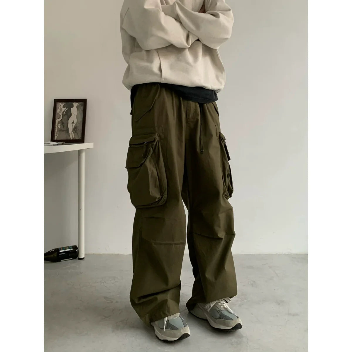 Wide-Leg Straight Fit Cargo Pants