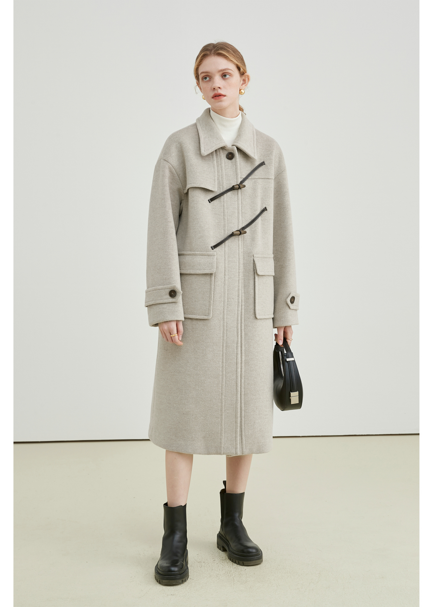 Winter Thick Woolen Coat With Horn Buttons