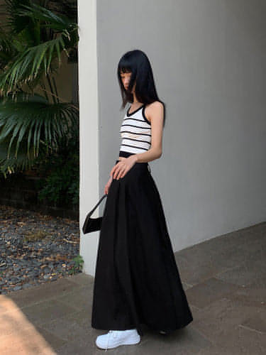 Summer Black High-Waisted Pleated Midi Skirt