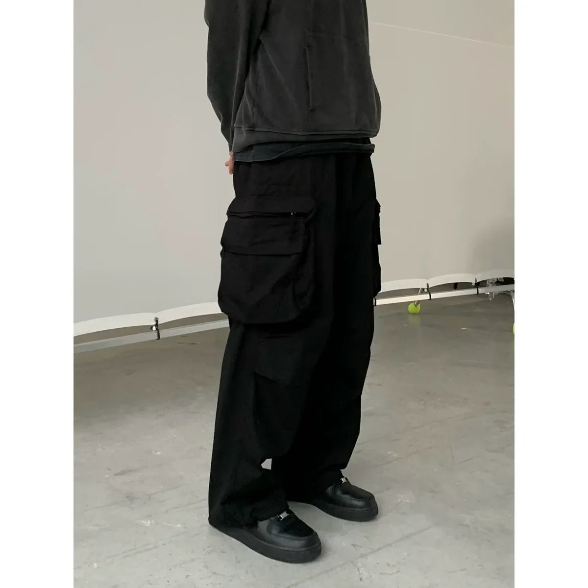 Wide-Leg Straight Fit Cargo Pants