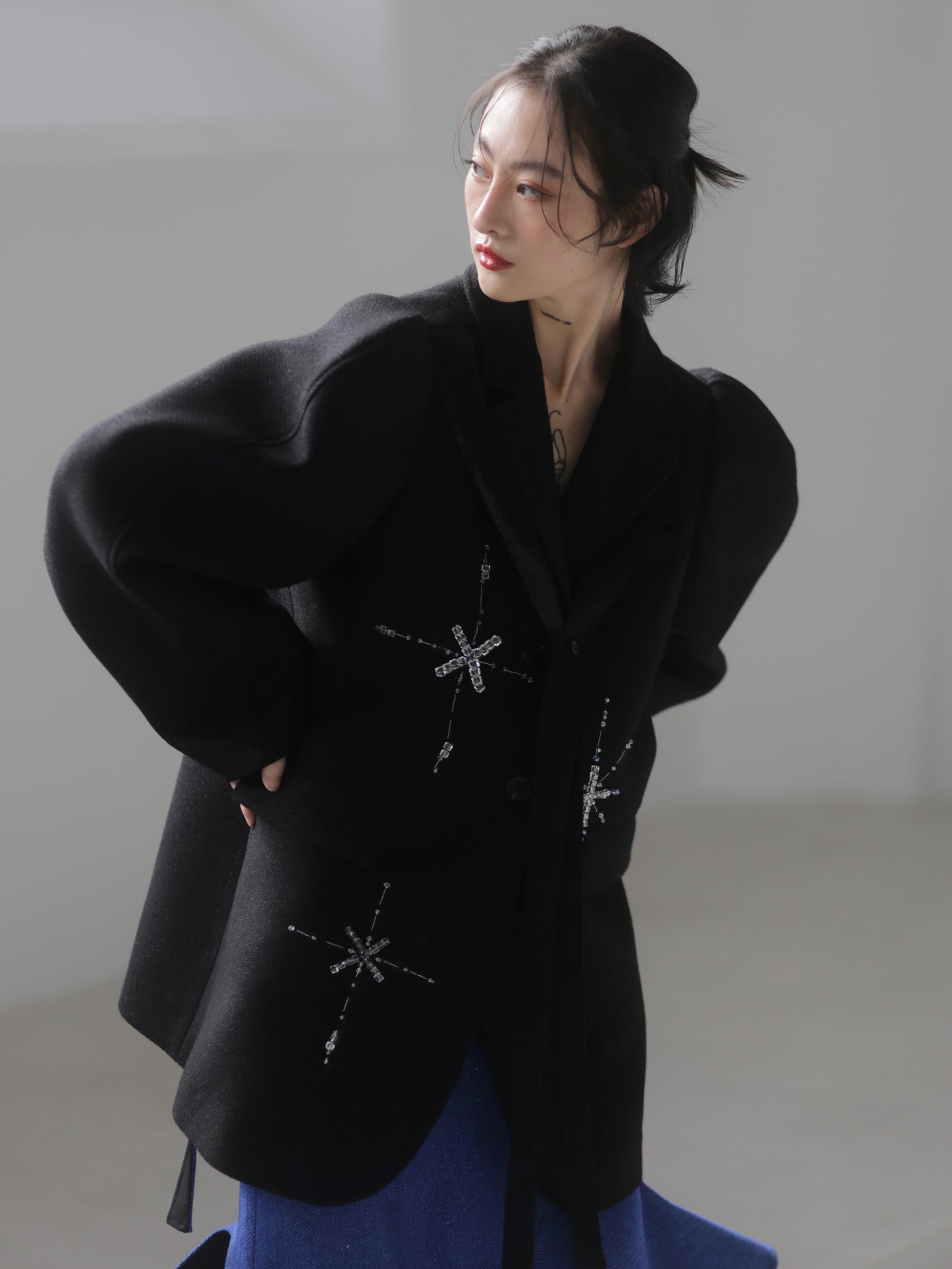 Snowflake Woolen Round Shoulder Silhouette Coat