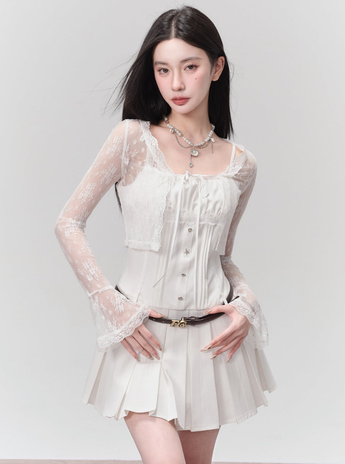 Romantic Lace Bolero with Bell Sleeves: Elegant Cropped Cardigan in White and Black