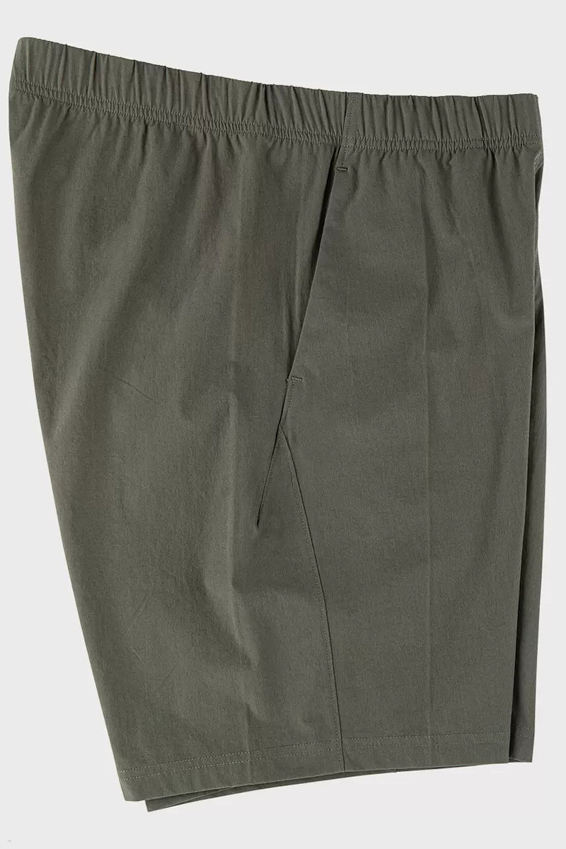 Quick-Dry Tech Shorts In Lightweight Material