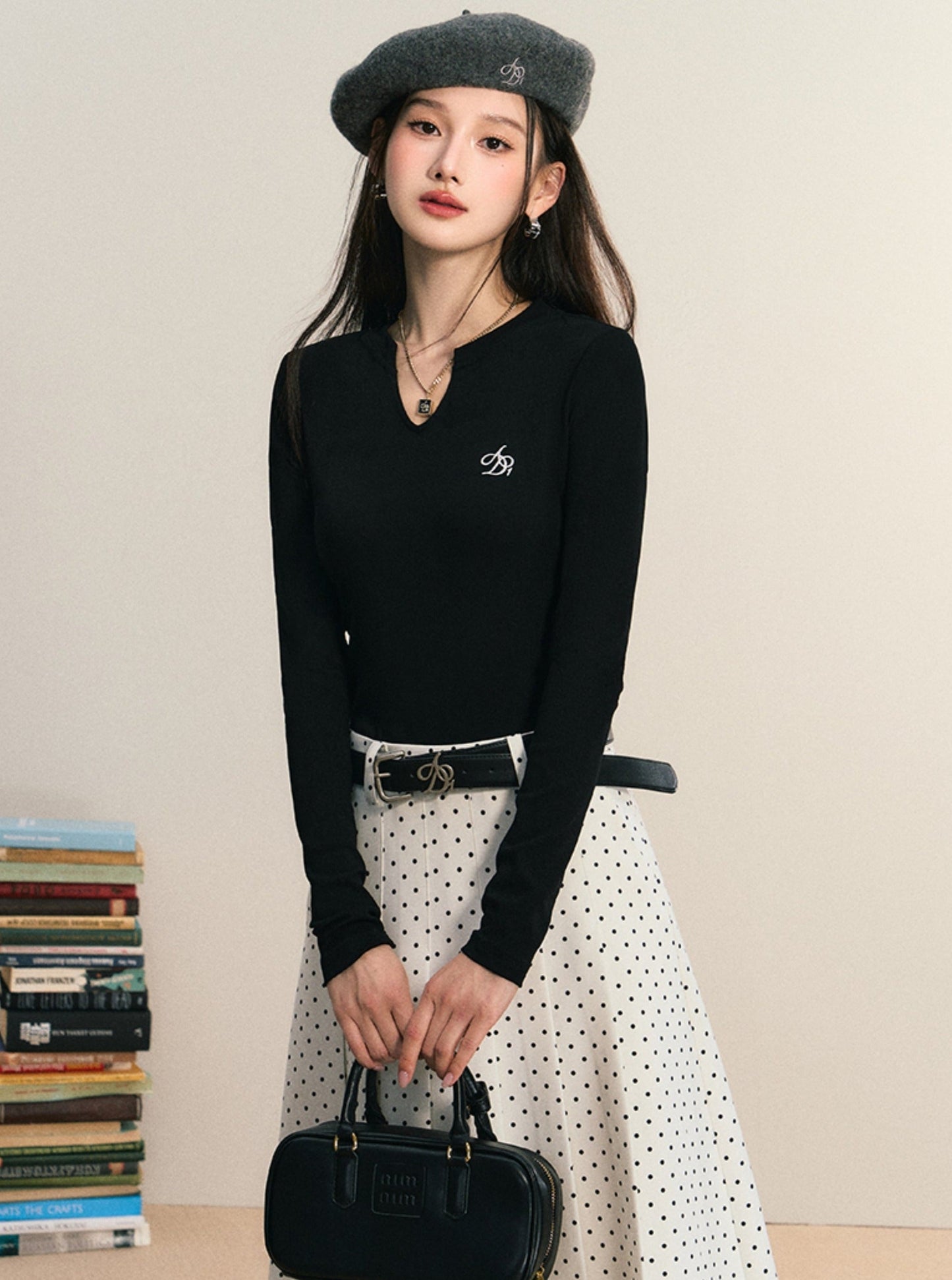 Sleek Long-Sleeve Crop Top: Versatile Athleisure Essential