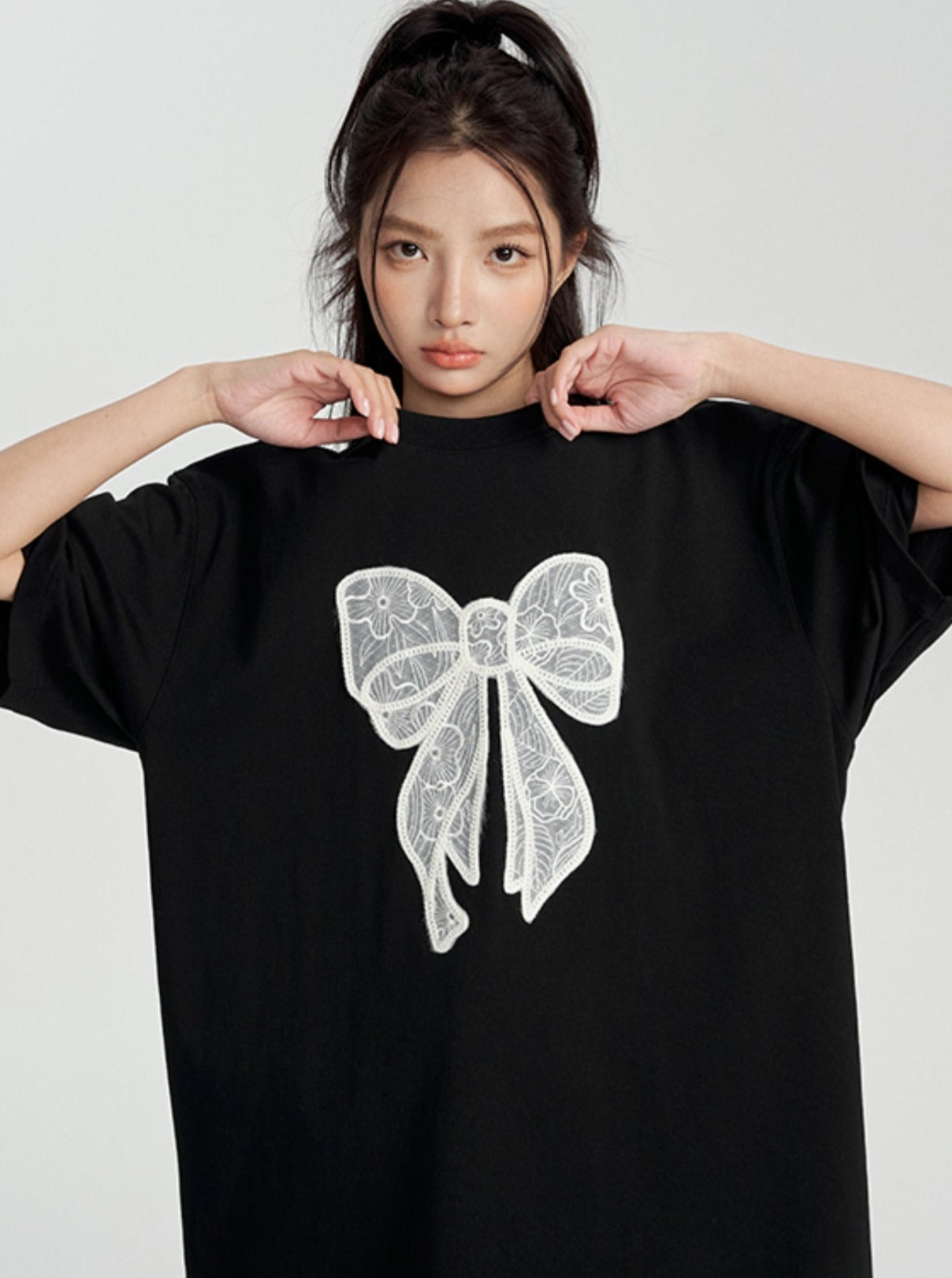 T-Shirt With Lace Bow Detail